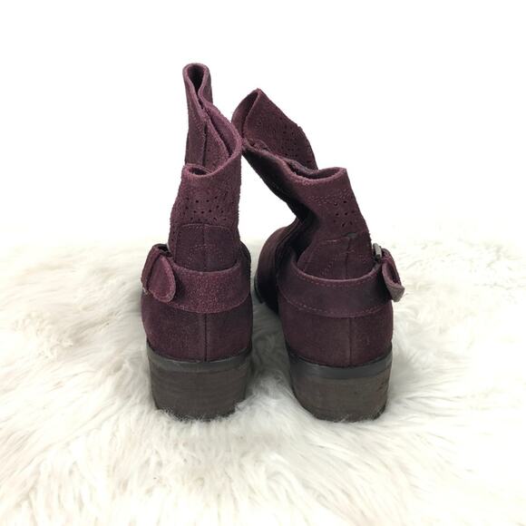 Naughty Monkey 6.5 Womens Maroon Suede Perforated Buckle Heeled Ankle Booties - Picture 3 of 8
